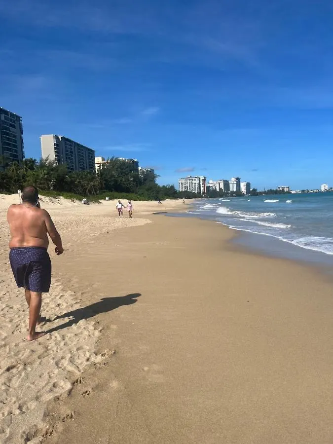Isla Verde Frente A La Playa Y Piscina, Centrico Y Accesible San Juan Apartment